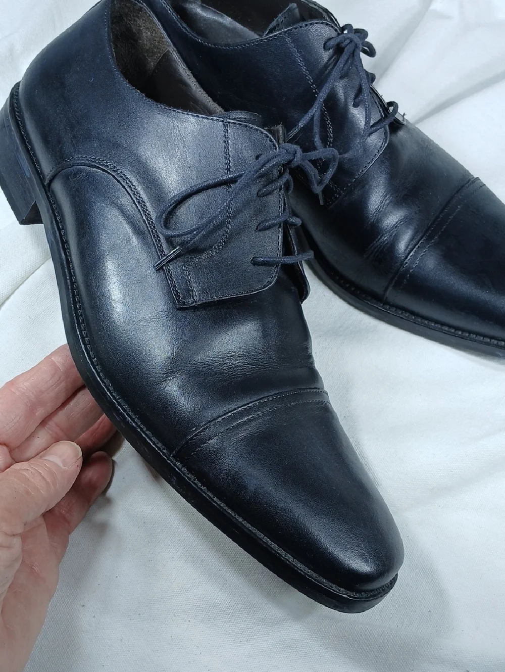 To Boot New York Black leather cap toe Oxford (Adam Derrick)